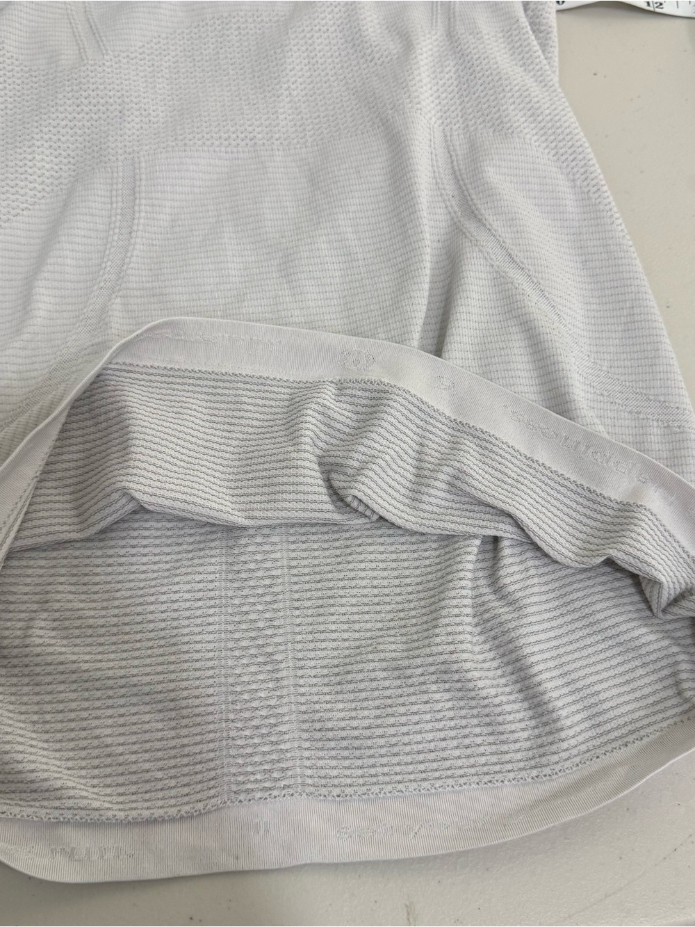 Lululemon Long Sleeve Swiftly size 6 - Picture 5 of 7